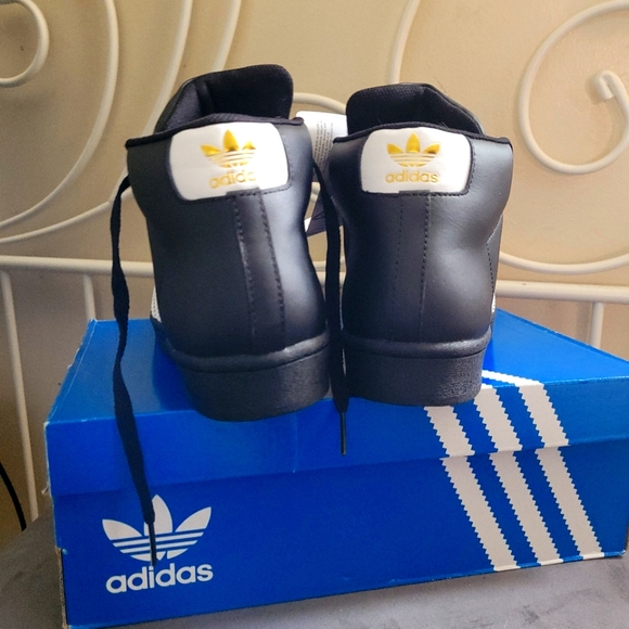Adidas Shell High tops - Picture 7 of 8